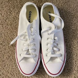 Women’s white converse size 8